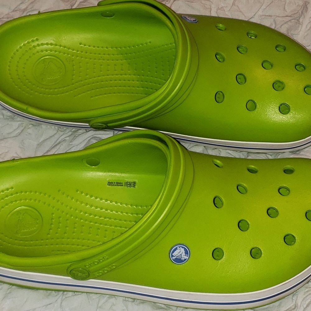 CROCS